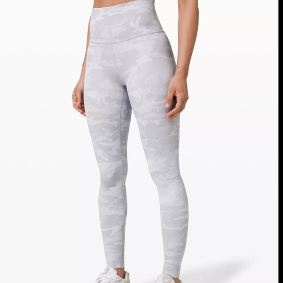 Lululemon Wunder Under Tights - Picture 1 of 1